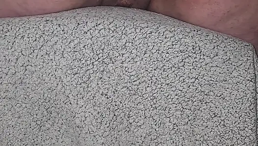 Lastik yarağı deliklerimin içine sokuyorum