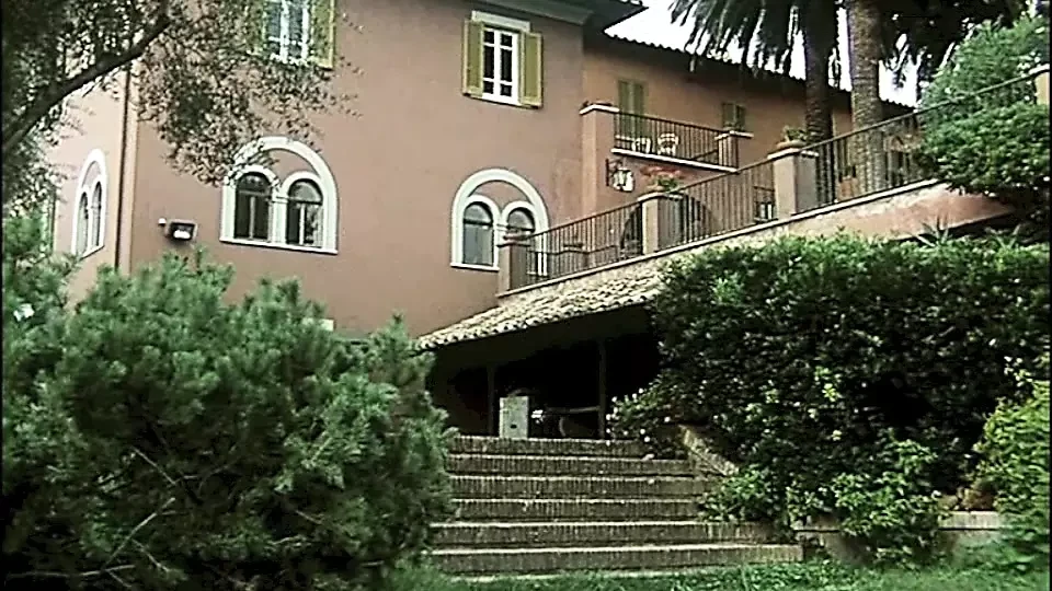 No Moana Pozzi's Club Pussy for Everyone