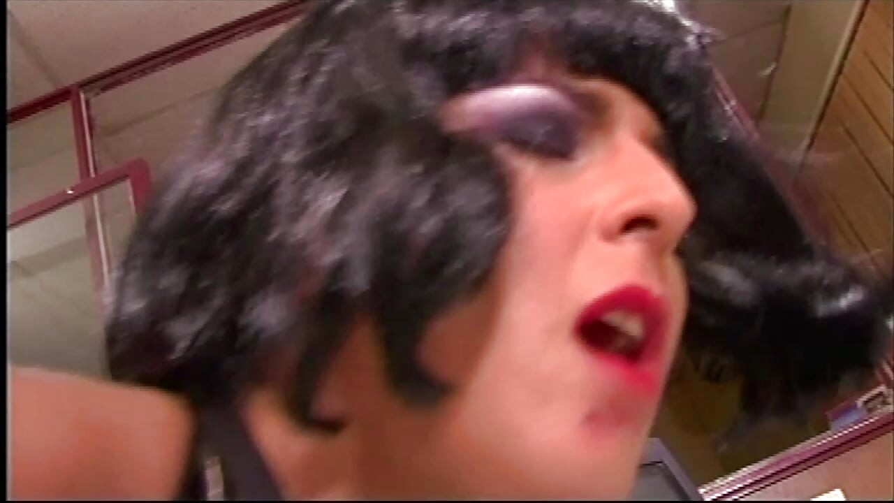 Tajni agent Incognito prima lep kurac u dupe