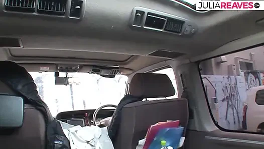 Seksi hatun büyük bir yarağı emiyor ve amına sokuyor