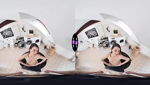 Голый трюк стирки Елена Ведем жестко трахает ее - TeenMegaWorld