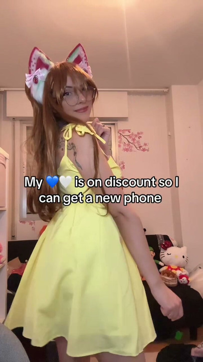 Cute cosplay Babe