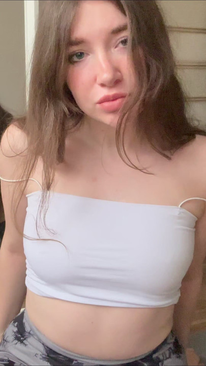 I need someone who can handle a horny girl 😈