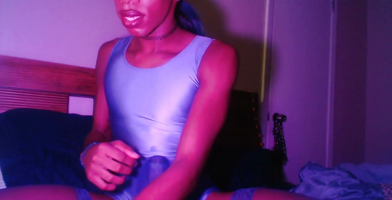 Purple Dream Spandex Bad Girl Bulge Cumshot Imádom a spandexet.