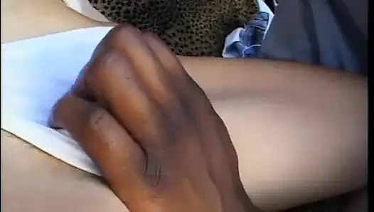 Шаловливая блондинка милашка Rebecca Starr наслаждается тем, что ее сбрасывают с черным якорем в ее задницу