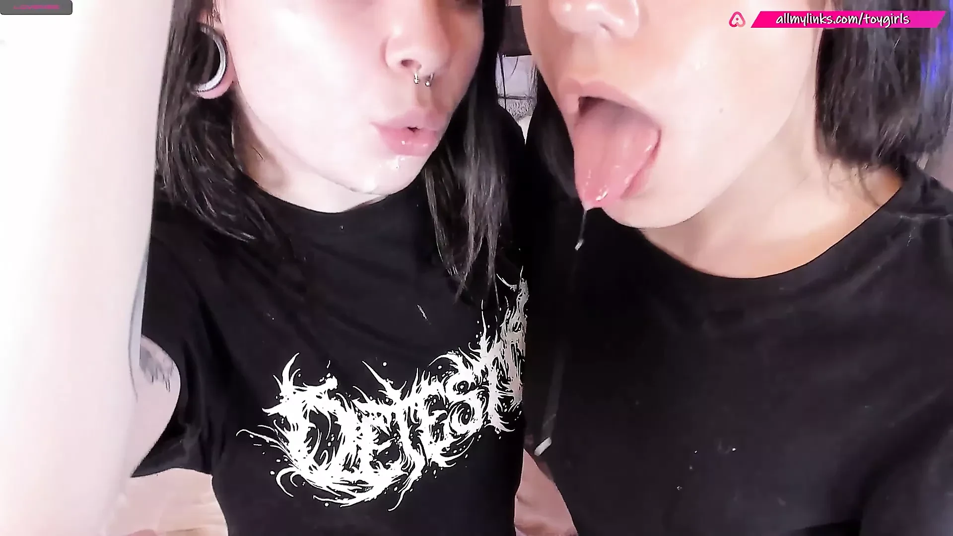 J'ai essayé sa douce bouche pleine de bave et j'ai aimé