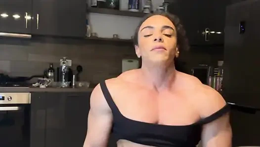 Эта задница может быть колышатся и жесткой в то же время