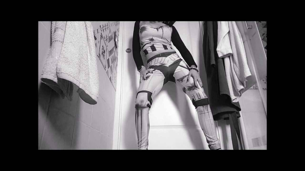 la belle et sensuelle Savy, un hommage à Star Wars