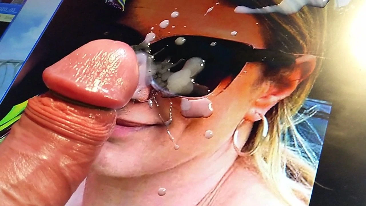 hot sexy facial cumshot on blonde