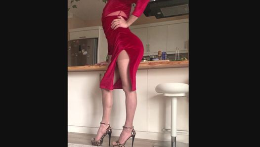 Stiefmutters sexy rotes kleid