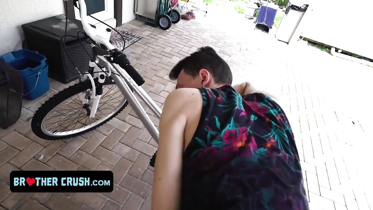 Horny dude taught his stepbro how to suck cock