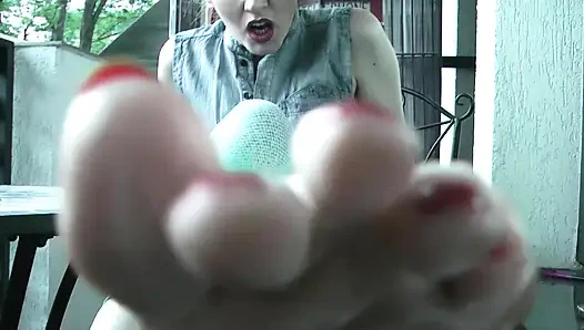 Поклонение грязным носкам