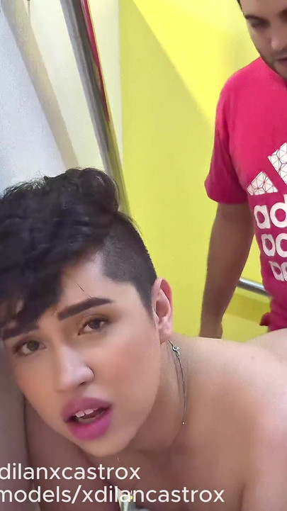 الإبحار أمارس الجنس مع مؤخرة جاري الضيقة مثلي الجنس حافي الظهر وأملأه بنائب الرئيس