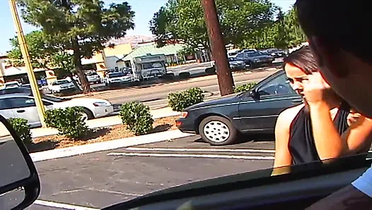 Merebut cewek yang menyenangkan menunggu terbuka lebar untuk penetrasi kontol besar