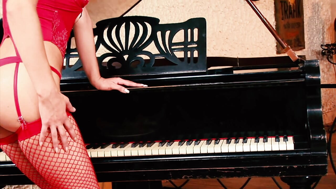 Tomina Steel Gets Assfucked