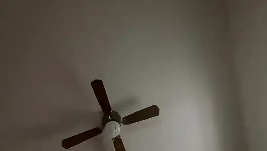 Mengerang di malam hari