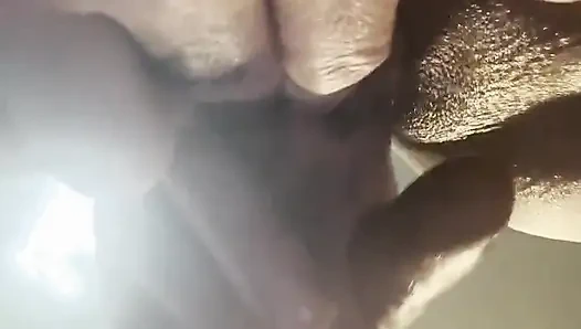 Cewek nakal ini ngentot kontol tukang reparasi dan cowok ini fingering memeknya saat suaminya lagi nggak di rumah