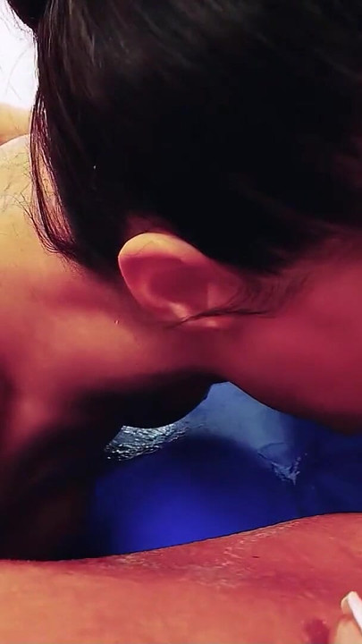 ช่วงเวลาที่น่าจดจําจาก "สามเลสเบี้ยนนมใหญ่ในเฟติชอาหารเลียและเล่นของเล่น เย็ดหมู่สามคน FFF"