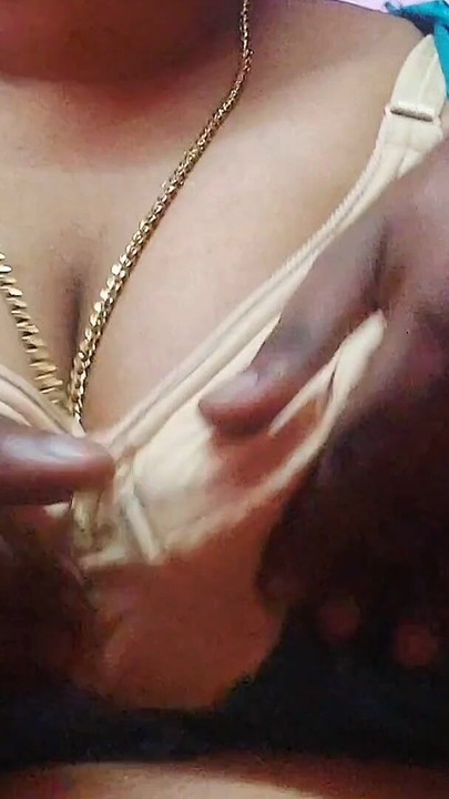 Seks tegar desi bertetek besar dan pantat besar | Klip 1