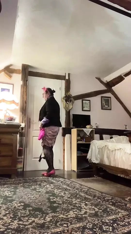 Outfit with a pink skirt and purple blouse