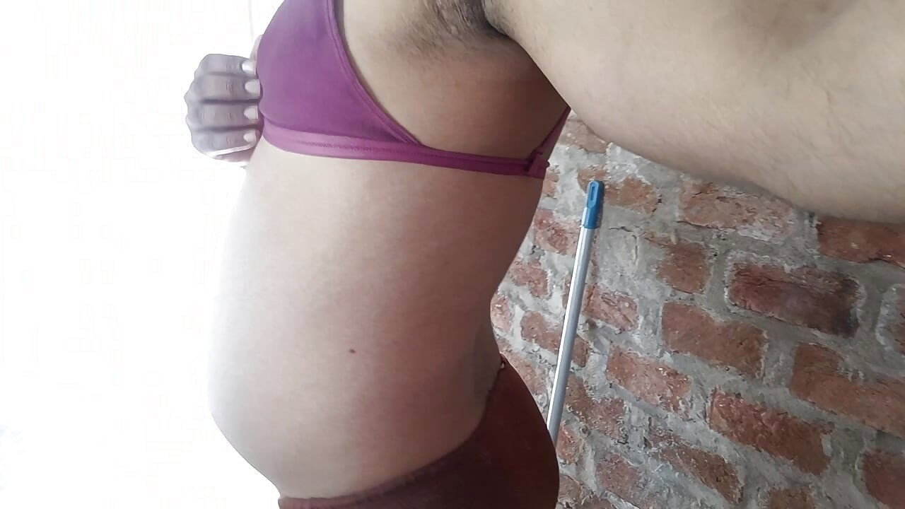 Maine apni wife ki bikini pahani