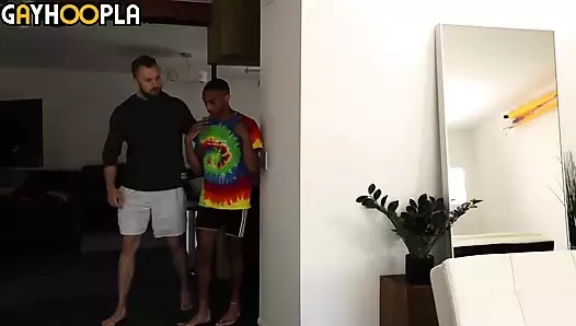 Eli Df porn video – Eli gets his hole stretched by his giant personal trainer Bryce!