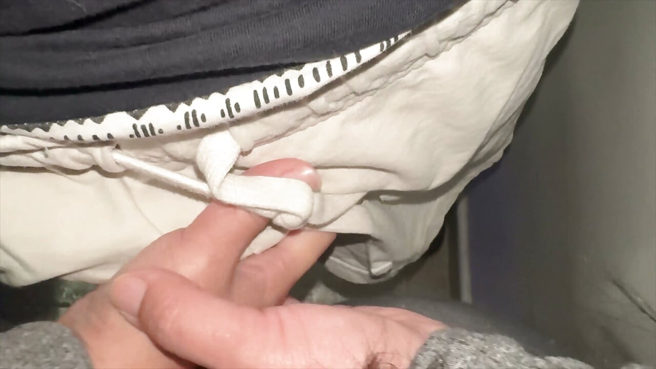Chica Culona Agarra La Polla Del Extraño
