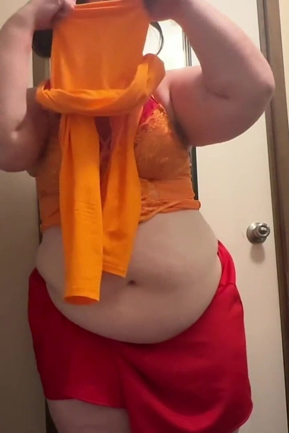 Velmas Scooby Snack Stuffed Belly