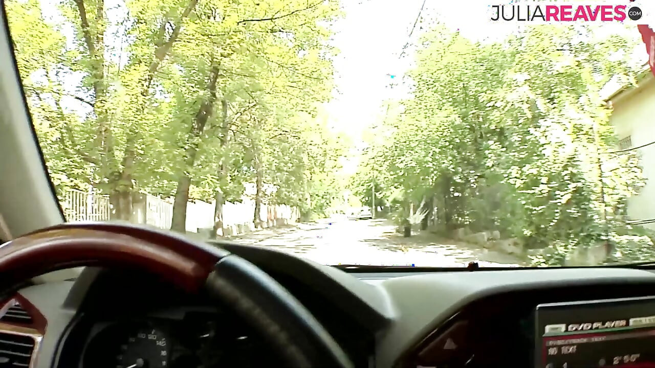 Сексуальна дівчина любить кататися на монструозному члені до камшоту