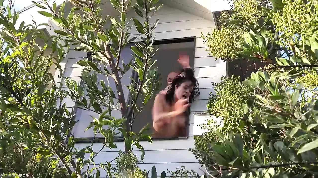 Luna star - white room with luna