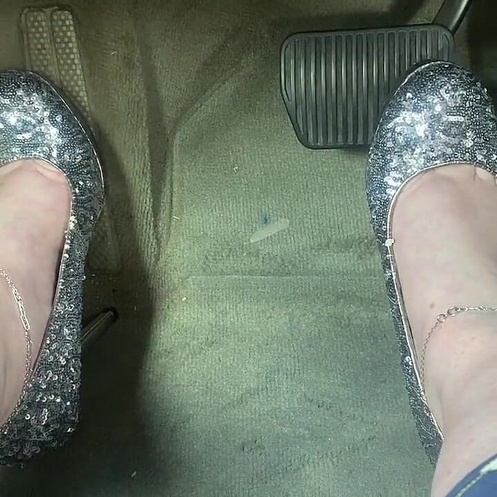 Pedal pompa dalam 5 in heels