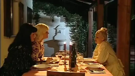 Blonde MILF Wurde Genossen Und Glücklich, Einen Großen Schwanz Zu Reiten