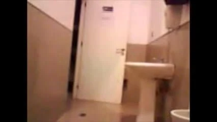 Tombo peruano haciendose una paja