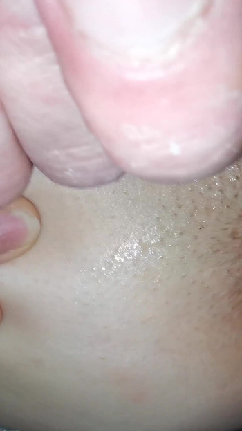 רגע מפתח מתוך "הוא אוהב לשחק עם התחת הדוחף שלי POV תקריב"