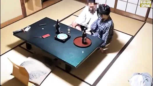 Rayuan bahenol pelayan pemandian air panas ini dientot habis-habisan di kamar pribadi -adegan.1