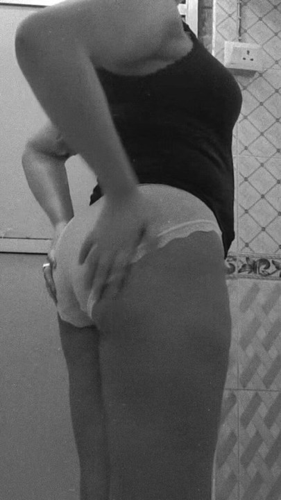 مؤخرتي الكبيرة والمثيرة