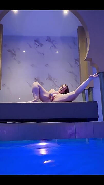 I Was so Horny in This Spa That I Had to Play with Myself