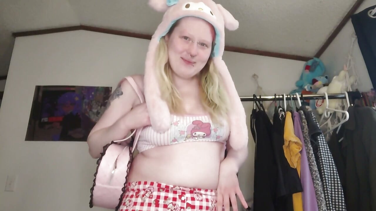 Naughty Stepdaughter Gets Secret Trampstamp