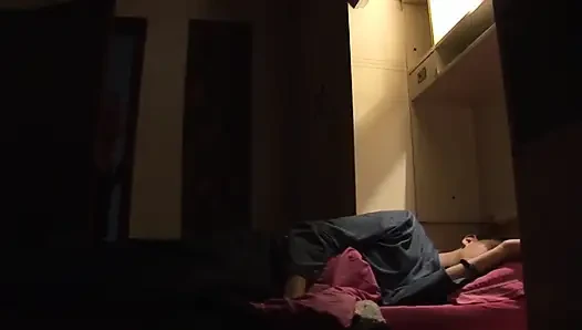 Üvey annem yarağımı istiyor!