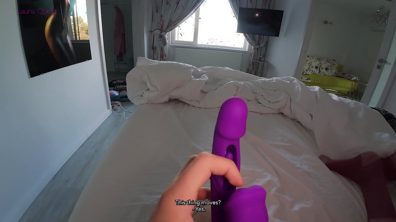 Sabah sürprizi, onu çarşafların altında öpücüklerle uyandırıyor