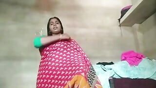 Сексуальное видео с горячей тетушкой в деревне
