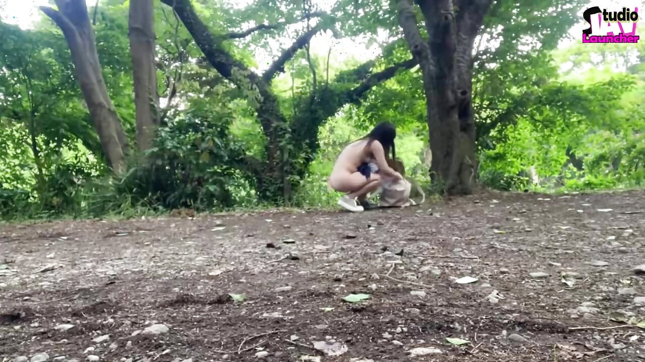 Self-play - a True Ona-girl Records Her Quiet Peak on a City Walk Chapter-1