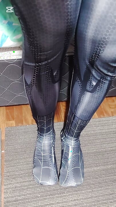 Puta transgénero Spiderman Venom no Halloween
