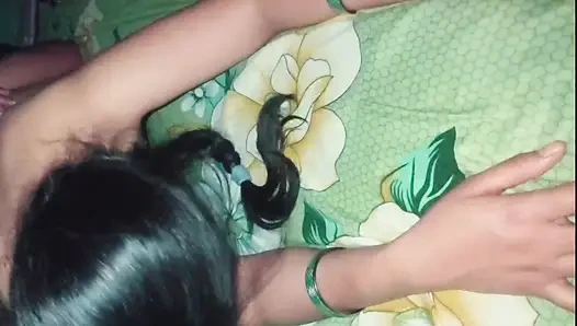 Latika yaşlı üvey erkek kardeşi büyük yarakla domalarak sikişiyor