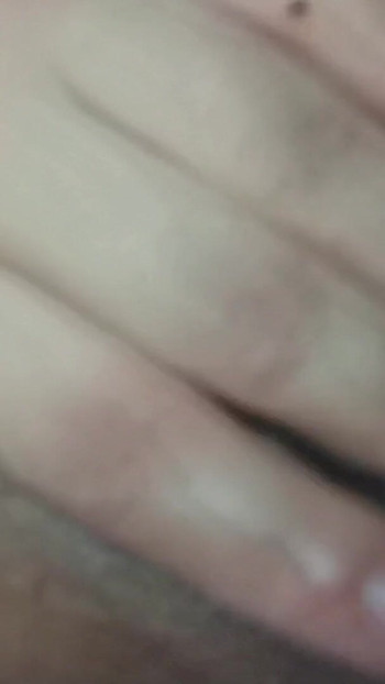 Ikonický okamžik z "Část 2 SQ.uirt Pinay LDR Manželka"