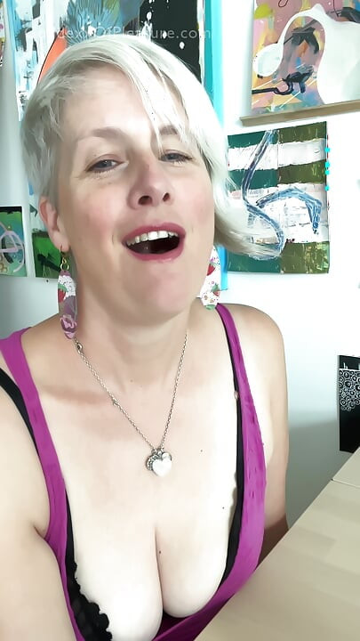 Your Ex-Girlfriend's Mom Gave You A Handjob At A Cafe (JOI)