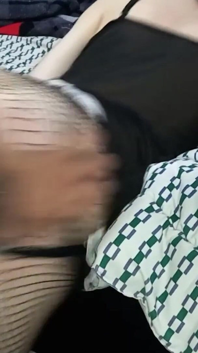 “我乞求他更柔软地操我，但他狠狠地操我”的情感时刻