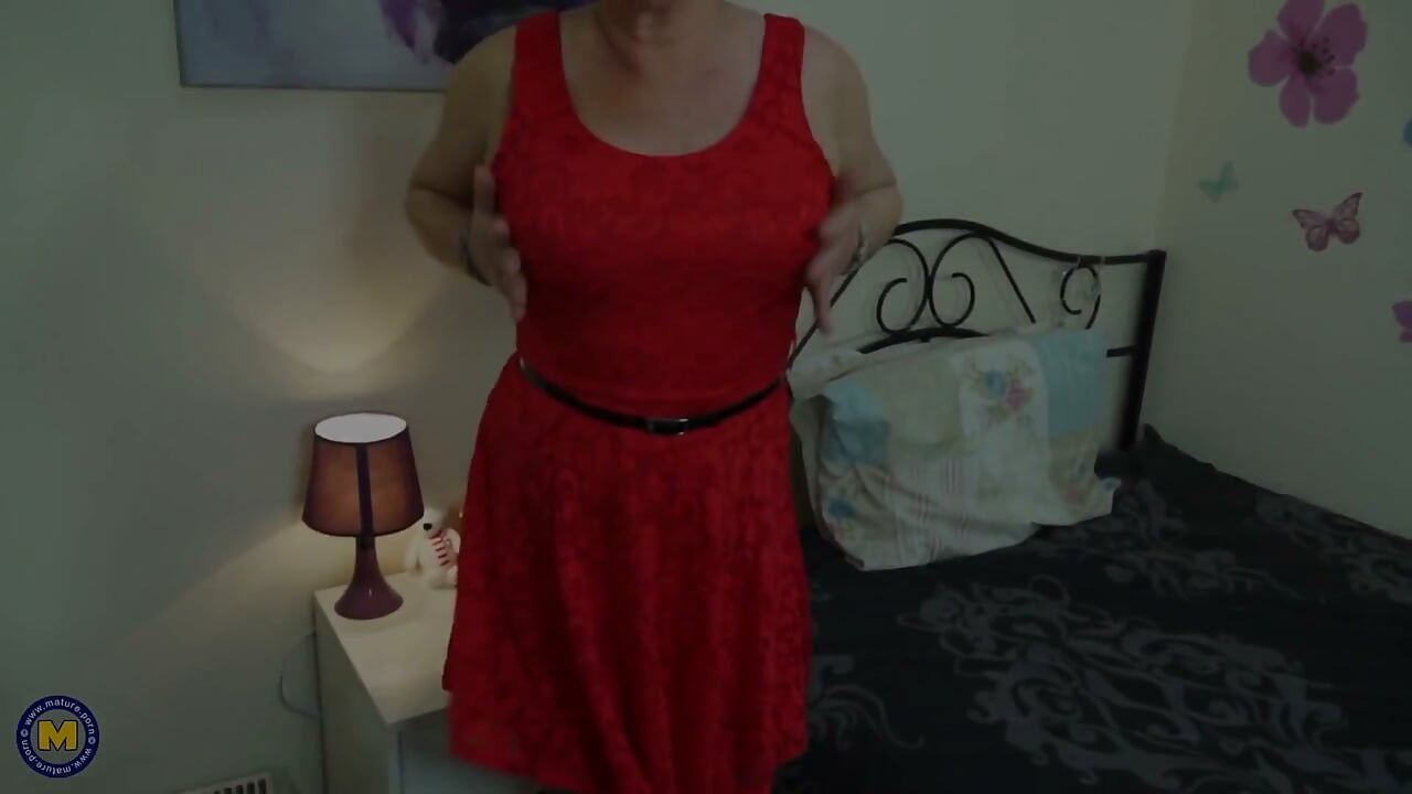 Horny British Housewife Dianne Fingers Herself in Bed