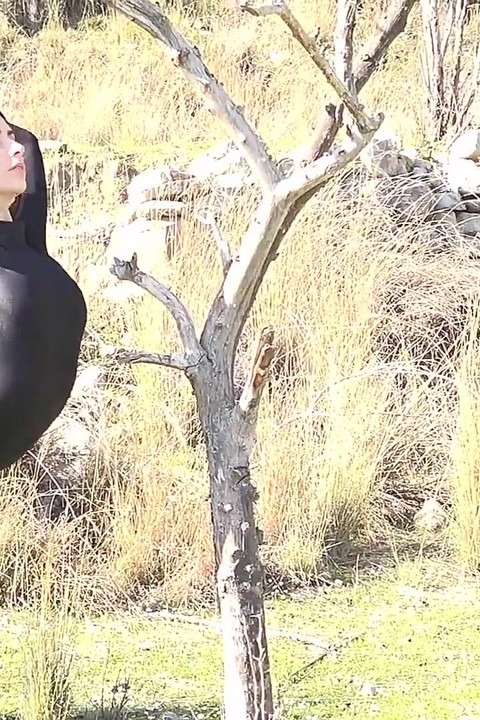 Flexible Catsuit Beauty in Nature