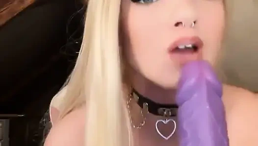 Sarışın baştan çıkarma: bugün en sevdiğim oyuncaklarla oynuyorum - sadece senin için.